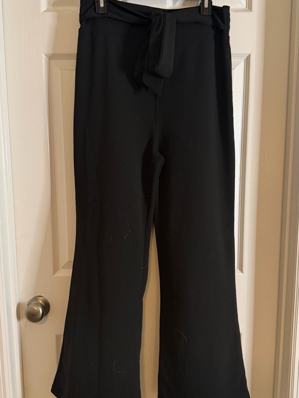 Wide-Leg Tie-Waist Women's Pants in Black